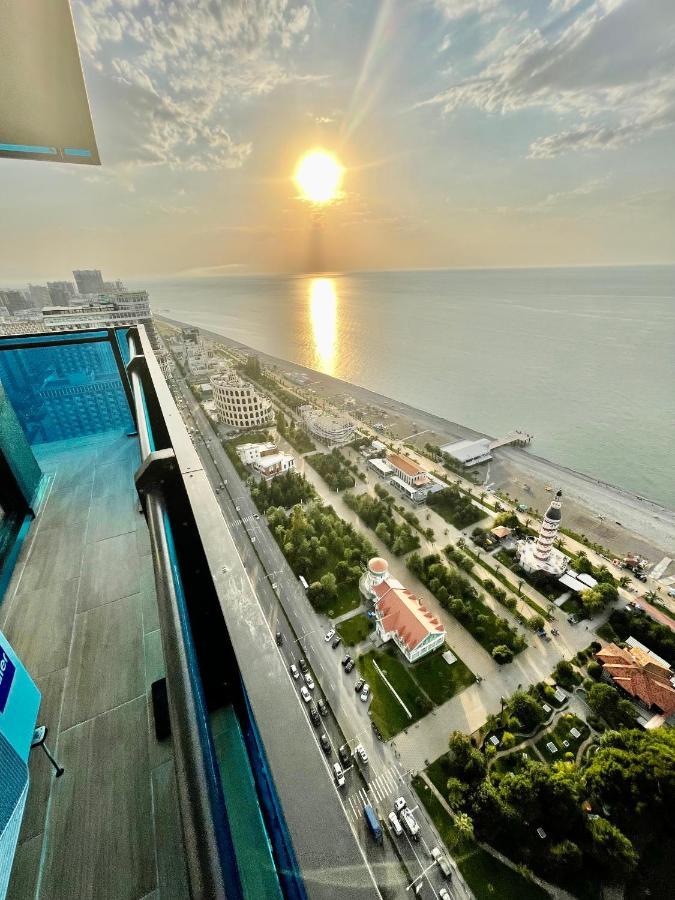Panorama Aparthotel Orbi City Batumi Exterior foto