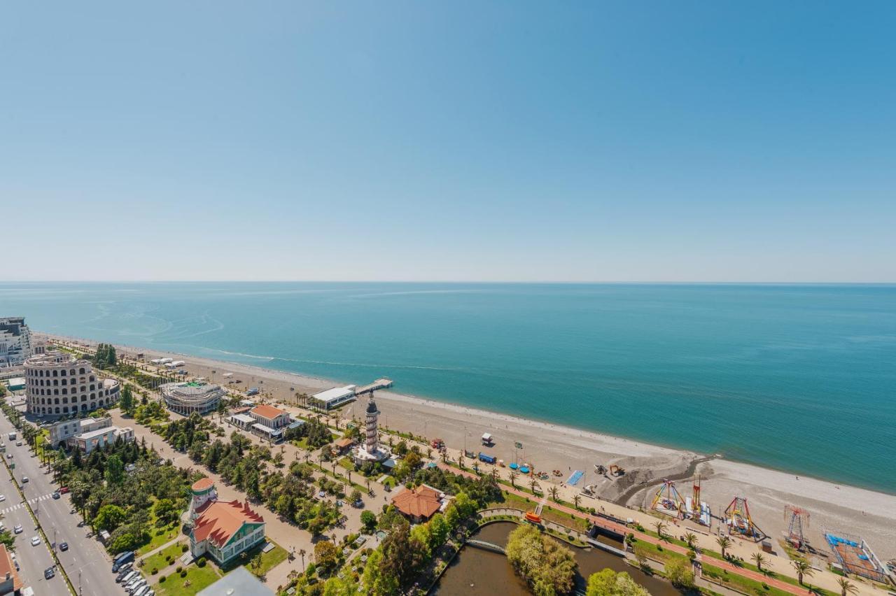 Panorama Aparthotel Orbi City Batumi Exterior foto